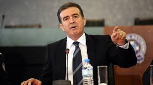 Τα γλυκά νερά (παλαιότερα λυκάνουρα) συνιστούν σύγχρονο και αναπτυσσόμενο ανατολικό προάστιο της αθήνας, μέρος του πολεοδομικού συγκροτήματος της αθήνας στα μεσόγεια αττικής και ταυτόχρονα πέρασμα προς το λεκανοπέδιο των αθηνών. Xrysoxoidhs E3airetika Eidex8es To Egklhma Sta Glyka Nera Dyo Omades Ereynoyn Thn Ypo8esh Apo Ka8e Pleyra