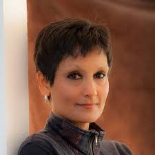 Leslie Tuttle's Instagram, Twitter & Facebook