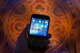 #blackberrycomeback you may have already heard this great news and that is that new blackberry phones with classic hardware keyboards and 5g connectivity. Blackberry Aktie Geht Auf Tauchstation Analyst Sagt Verkaufen Von Investing Com