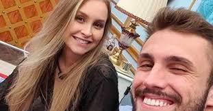 Carla diaz e arthur picoli estão vivendo um romance fora do bbb21, segundo o jornal extra. Ex Bbbs Carla Diaz E Arthur Estao Tentando Se Acertar Diz Jornal Istoe Independente