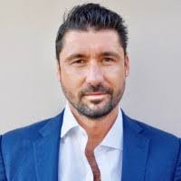 Alex Bushnell's Instagram, Twitter & Facebook