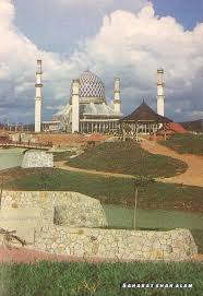Bandar raya shah alam ialah ibu negeri bagi negeri selangor darul ehsan, malaysia. 1986 1987 Masjid Negeri Selangor Yang Sahabat Shah Alam Facebook