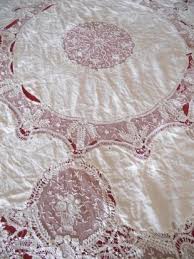 Prodotti handmade decorazioni per la casa centrotavola rettangolare bianco a un. La Passione Del Ricamo Artigianato D Arte E La Sua Tecnica Descritta Attraverso Il Blog Di Cristina E Laura Sorelle E Ricamatrici Per Passione