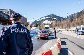 Zugreisen zwischen deutschland und italien sind sowohl über österreich als auch über die schweiz möglich, allerdings beihilfe zu illegaler einreise ist in italien mit haftstrafen sowie bußgeld belegt. Einreisebestimmungen Fur Italien Gelockert Dolomitenstadt At