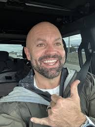 Randy Laing's Instagram, Twitter & Facebook