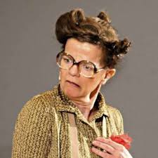 Kabarettistin Karin Berkenkopf mit Soloprogramm als Frieda Braun bei SG  Oberense