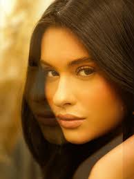 Foi essa semana e já virou #tbt! 🤷‍♀️🤷‍♀️ Desfile maravilhoso para a  @cleo.oficial com make assinada pelo @luizbicalho com minha execução na top  @anadinizsales e registrada pela @luanaalvesfotografia Como amo o q