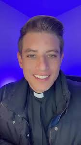 Felicidades al Padre Duvan Gonzalez por obtener el premio del “Buen  Pastor”. de la misma manera Agradecemos por el servicio y Amor a la  comunidad hispana, estamos Orgullosos de él por ser