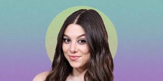 Kira Kosarin on Returning to The Thundermans, Hesitations and Growth:  ESSAY
