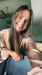 Hayley Harrington's Instagram, Twitter & Facebook