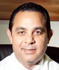 Consultando al Dr. Pablo Mateo