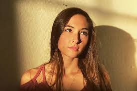 Maxine Biggs's Instagram, Twitter & Facebook