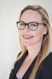 Allison Dinsmore's Instagram, Twitter & Facebook