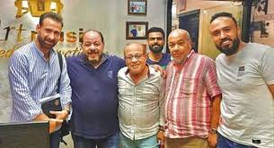 نضال الشافعي هو ممثل مصري وهو أحد خريجي المعهد العالي للفنون المسرحية، قسم التمثيل والإخراج دفعة 1999 كما تلقى دورة باستوديو مركز الإبداع على يد المخرج المسرحي خالد جلال ، بدأ حياته الفنية على. Ø§ÙÙØµØ© Ø§ÙÙØ§ÙÙØ© ÙÙ Ø£Ø²ÙØ© ÙØ¶Ø§Ù Ø§ÙØ´Ø§ÙØ¹Ù Ø§ÙØµØ­ÙØ©