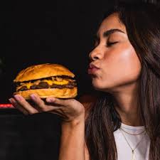 Nada que una hamburguesa paponas no pueda solucionar Sucursales: 📍Suc.  Boulevard 📍Suc. Zona Norte 📍Food Truck (auditorio Benito Juárez) Pregunta  por nuestro servicio a domicilio: 🏍️ Boulevard 2293742540 🏍️ Zona Norte  2294597592 🏍️Foodtruck ...