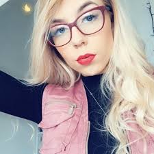 Lacey Clayton's Instagram, Twitter & Facebook