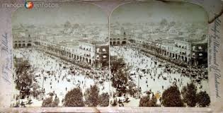 Dia De Mercado En La Plaza Mayor Alla Por 1890 Ciudad De Mexico Ciudades Fotografia Antigua
