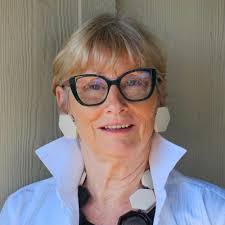 I am wishing you a blessed and merry Christmas and would like to share a  Christmas card my (16-year old) daughter Aurora created for my Centre for  Historic Houses. Having lived in