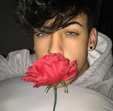 Dark Hair And Blue Eyes My Honest Dream Cute Teenage Boys Cute White Boys Boys With Curly Hair