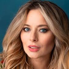 39, born 2 january 1982. Laura Cosoi Se PregÄƒteÈ™te De Botez Cand È™i Unde Va Avea Loc Evenimentul