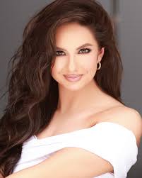 Sash Sunday ft. Kelli McIntyre, Miss Northern Virginia Teen Volunteer! •  Have questions for Kelli? Pop them in the comments below💖 • Be sure to  tune in next week for the next