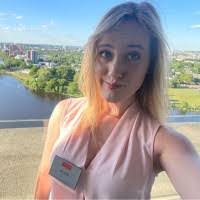 Kendra Hackett's Instagram, Twitter & Facebook