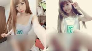 Jun 17, 2021 · saya pakai baju renang di kolam renang.kok kamu ngomong bugil, saya disiksa dan bawa2 orang tua saya, tulis tamara bleszynski ketika membagikan capture komentar netizen pada rabu (16/6) malam. Aduhai Heboh Pakaian Renang Seksi Dari Kantong Plastik Surya Malang