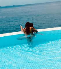 Andréia Sadi e André Rizek postam fotos raras nos 4 anos dos filhos gêmeos