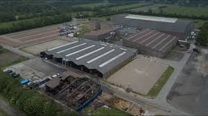 Het pand dat in brand staat, ligt aan de zuiderdwarsvaart, is vermoedelijk een oude garage. Day After Grote Brand Bij Fries Congrescentrum In Drachten Youtube