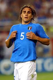 Francesco totti francesco totti (roma, 27 settembre 1976) è un calciatore italiano, attaccante e trequartista della roma. Fabio Cannavaro Italy Best Football Players Chelsea Fans Soccer Players