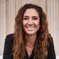 Iris Lund's Instagram, Twitter & Facebook