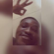 Qué pasó con Karate Kid Jaden Smith de 26 años? ¡Qué triste! Fue con gran  pesar que anunciamos cuando se confirmó que se uniera... ver más  https://www.boredpanda.com/jaden-smith-roasted-for-wearing-castle-at-grammy-awards-2025/?utm_source  ...