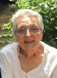 Lynn Weimer's Instagram, Twitter & Facebook