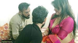 Desi boys fucking hot malkin aunty together! Indian real hard sex! -  XNXX.COM