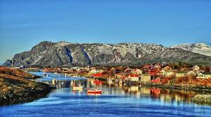 Brønnøy est la 131e municipalité la plus peuplée de norvège avec une population de 7 917 habitants. Panoramio Photo Of Bronnoysund Outdoor Norway Photo