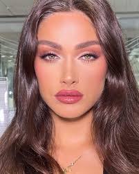 Sophie Emery's Instagram, Twitter & Facebook