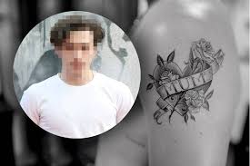 A seven inked on the upper part of brooklyn's left wrist. Brooklyn Beckham Neues Tattoo Zu Ehren Seiner Mama Victoria