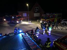 Jul 17, 2021 · einsätze in nö. Freiwillige Feuerwehr Schnakenbek Th K 00 Personensuche