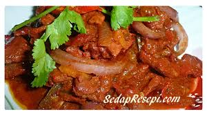 Boleh jadi ketika sudah dirasa lalu tumis bawang merah iris hingga harum, tambahkan bumbu halus dan tumis lagi hingga matang 1 sdt kunyit bubuk. Resepi Daging Masak Merah Ala Thai Sedapresepi