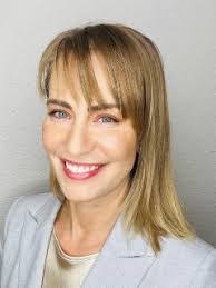 Melissa Deegan's Instagram, Twitter & Facebook