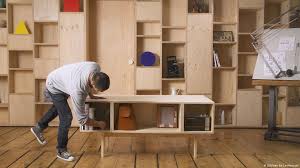 To make it, you need two sawhorses, a 24 x 72 x 1 ½ tabletop, wood glue, and paint. How To Bauhaus Study Desk Instructions Culture Arts Music And Lifestyle Reporting From Germany Dw 13 05 2019