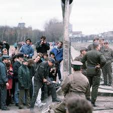 The End Of The Berlin Wall No Simple Barrier Led To Change And Tumult Uva Today