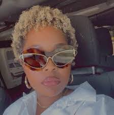 Daria Ellis's Instagram, Twitter & Facebook