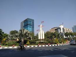 Taman bambu runcing dibangun pada 17 agustus 1948 dan biasanya akan ramai pada sore hari meski buka hingga 24 jam. Monumen Bambu Runcing Surabaya Indonesia Review Tripadvisor