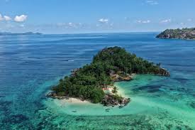 Seychelles inner islands the main islands, the mahé group, are located about 1,000 km northeast of the northern tip of madagascar and 1,800 km east of mombasa (kenya). Where Is Seychelles Island Located Is It Located In Africa