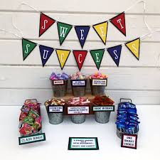 This Sweet Success Banner Goes Perfectly With Our Graduation Candy Bar Signs Use This Banner T Graduation Party Candy Graduation Party Favors Graduation Candy