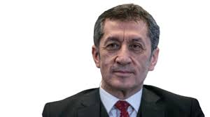 Yüksek öğretim eğitimini ankara üniversitesi eğitim fakültesi'nde tamamlamıştır. Ziya Selcuk Kimdir Esi Kim Biyografi Sitesi Kimoneo