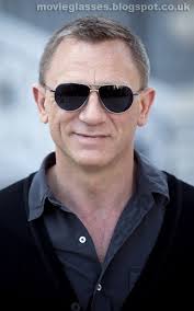 hmm daniel craig + great eyewear = im a fan!