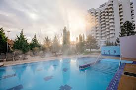 Strandul felix are un bazin de 4000 de metri patrati si. Hotel InternaÈ›ional 4 Felix Spa Website Oficial Turism Felix S A Baile Felix