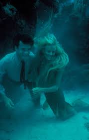 Splash, though, was a slice of '80s movie magic that still endures in the hearts of millions. How Old Is Daryl Hannah Did She Marry Neil Young And What S The Blade Runner And Splash Star S Net Worth